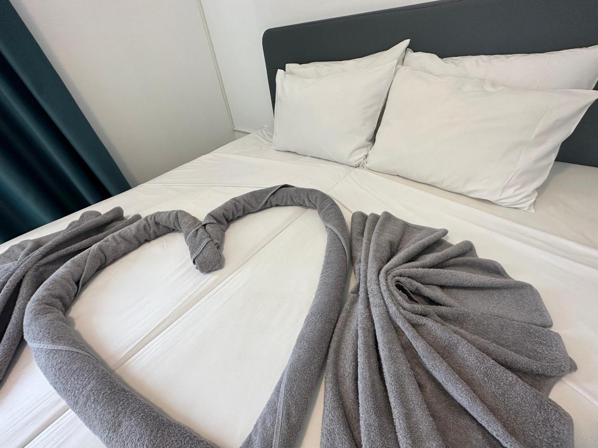 Sun Plaza Suites - Adults Only Aya Napa Dış mekan fotoğraf