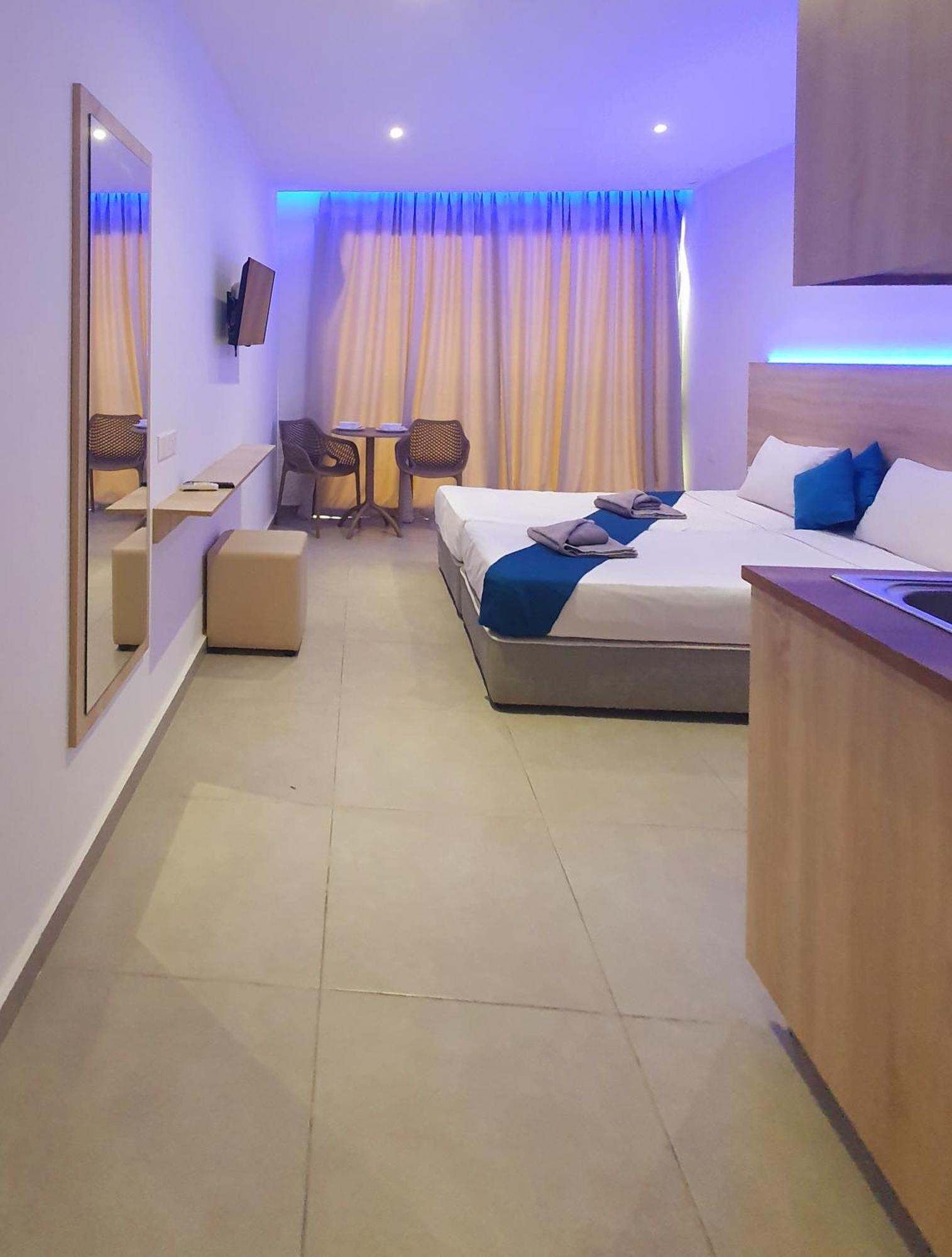 Sun Plaza Suites - Adults Only Aya Napa Dış mekan fotoğraf