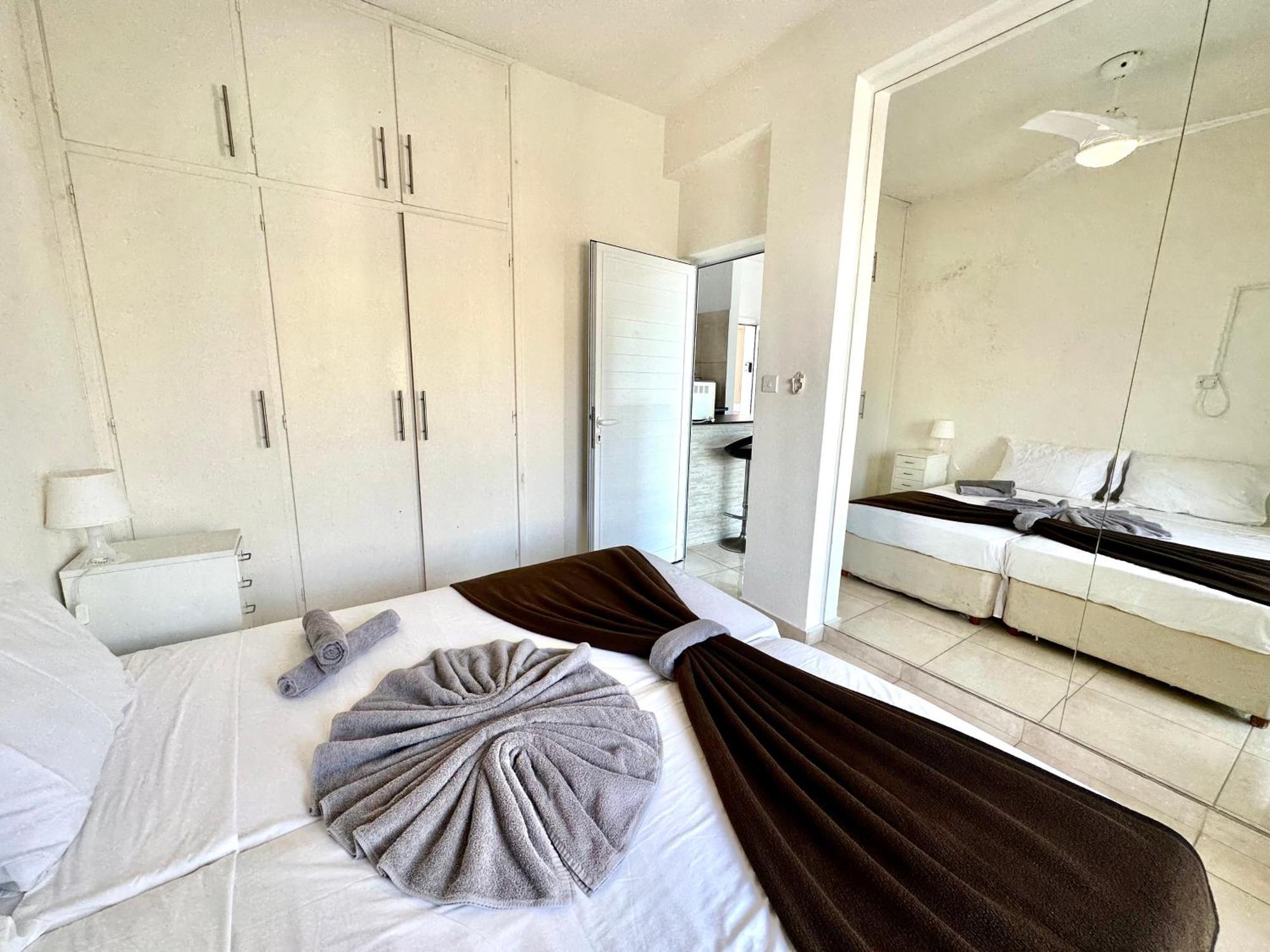 Sun Plaza Suites - Adults Only Aya Napa Dış mekan fotoğraf