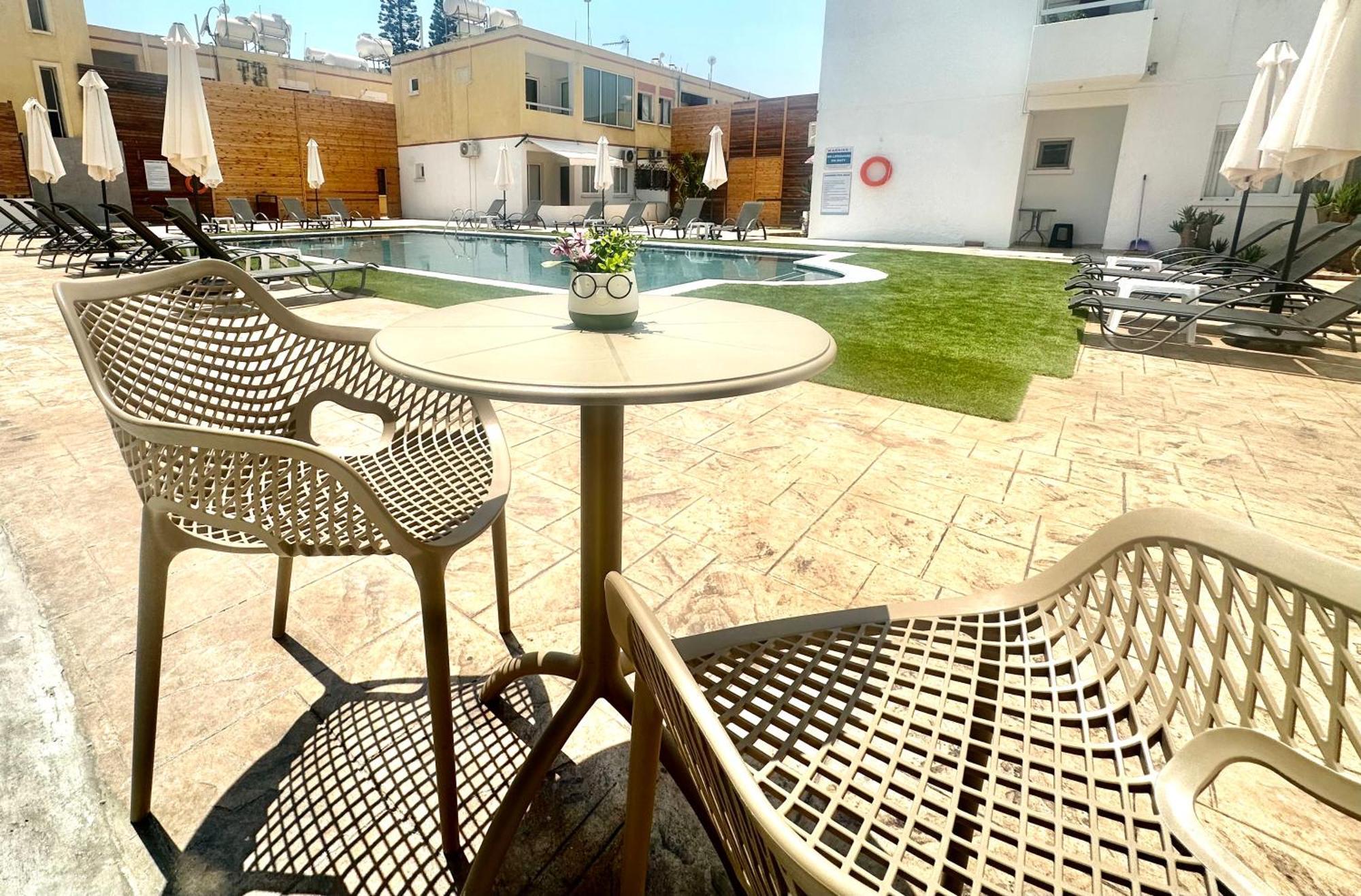 Sun Plaza Suites - Adults Only Aya Napa Dış mekan fotoğraf